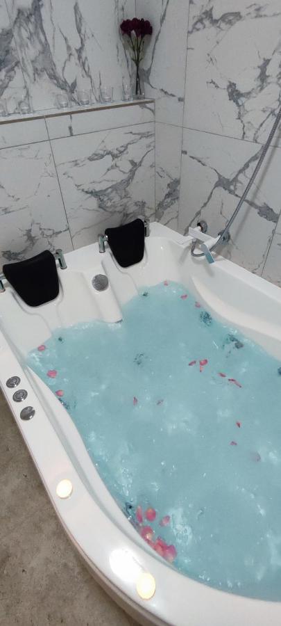 Apartmán Jacuzzi Belle View Sinaia-Free Parking Exteriér fotografie
